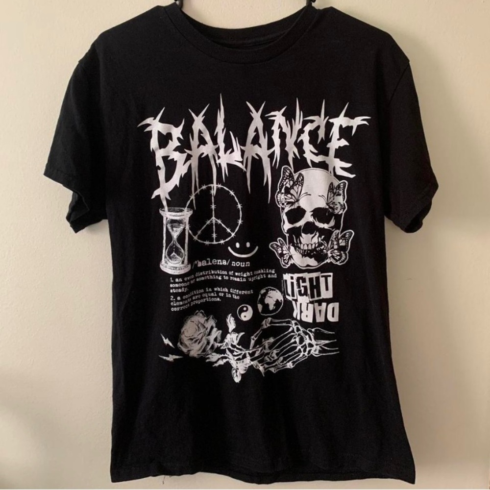 Streetwear, Grunge Graphic Designs Short Sleeve Top